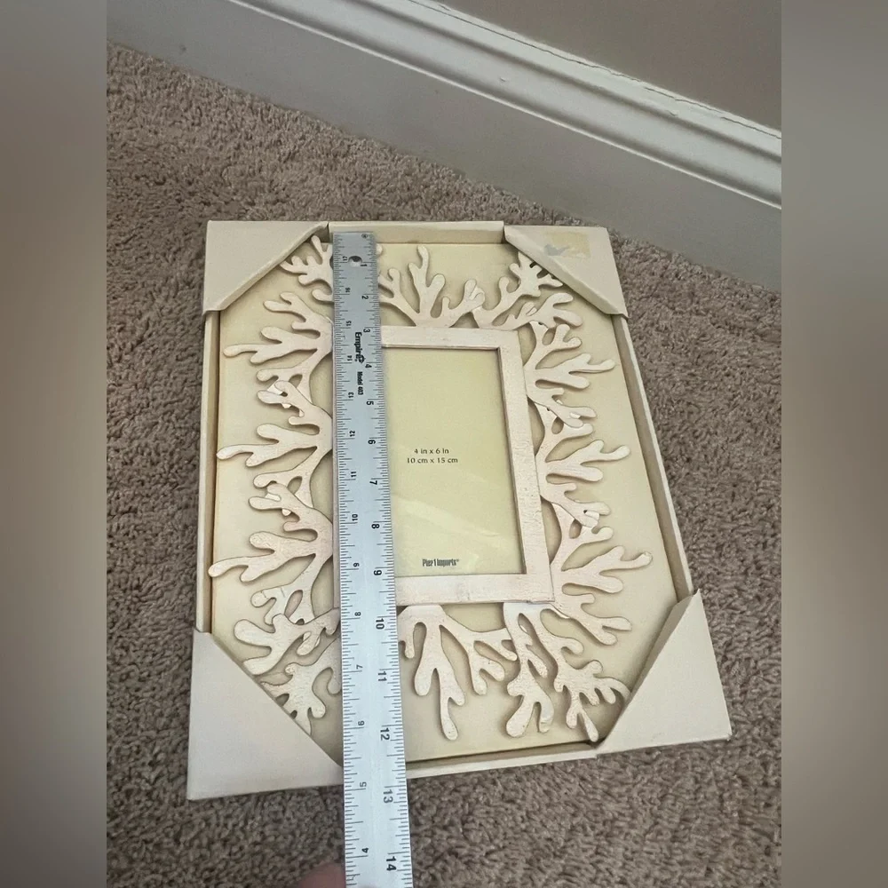 New in box pier 1 picture frame 4 x 6 table top coral beach ocean cream metal